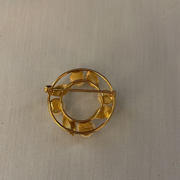 Estate jewelry gold brooch - Picture 5 of 8